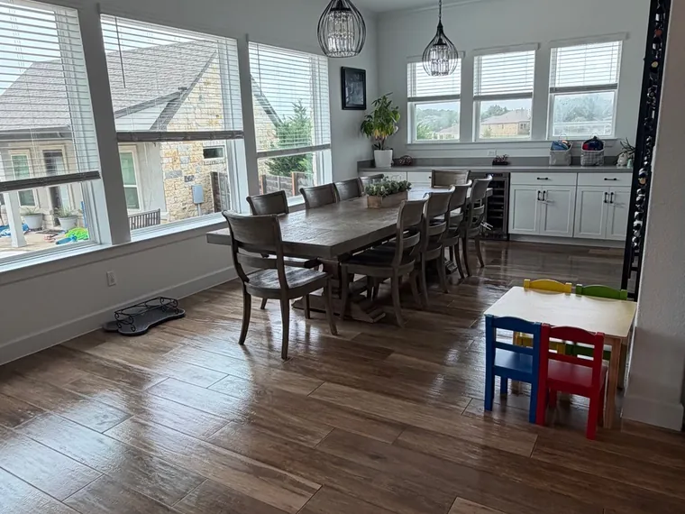 Dining area turnover clean by Bellevue Clean