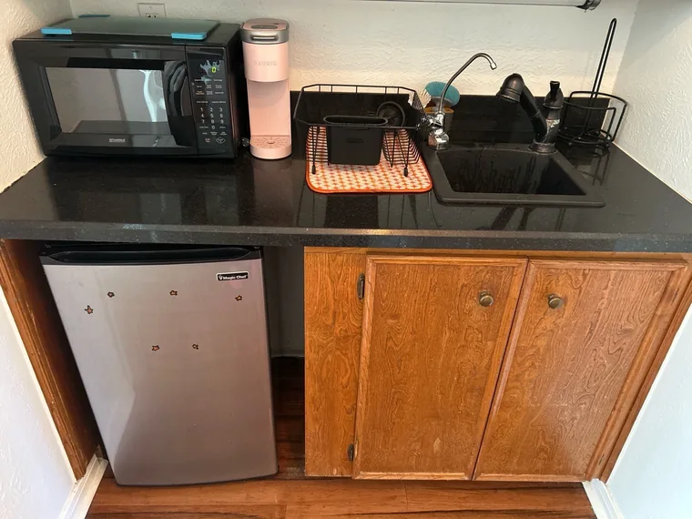 Break room cleaned by Bellevue Clean, King County business