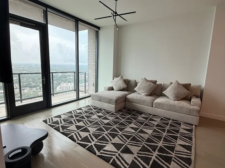 Living room cleaned by Bellevue Clean, Seattle rental
