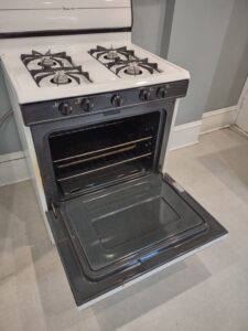 Shiny clean oven after deep cleaning by bellevuecleans in Bellevue kitchens