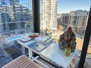 Bright Bellevue home office with skyline view, cleaned by bellevuecleans – Recurring Cleaning Service